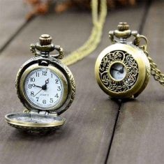 Retro Vintage Style Bronze Steampunk Quartz Necklace Clock Pocket Watch Floral Hollow